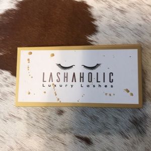 Lashaholic luxury lashes